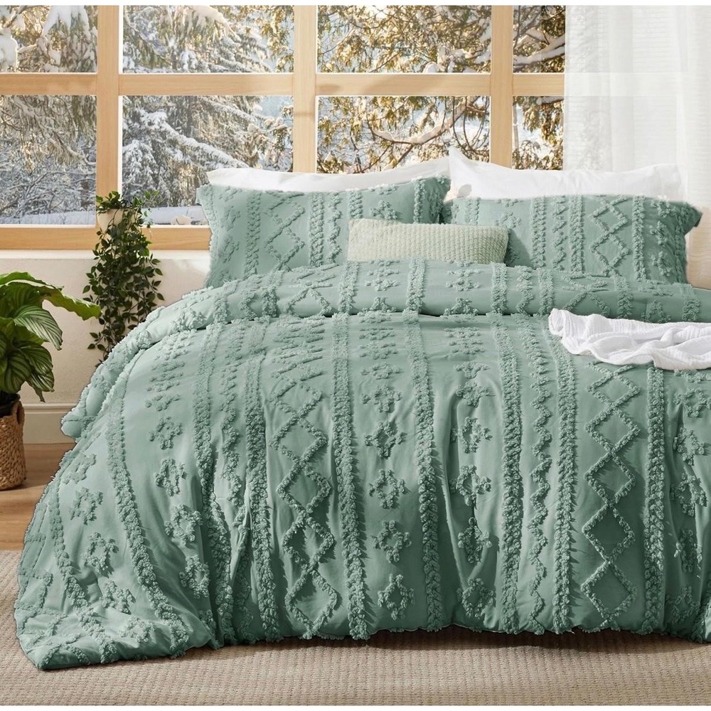 Bedsure Queen Comforter Set Boho Tufted Sage Green Soft Fluffy 3 Piece Bedding